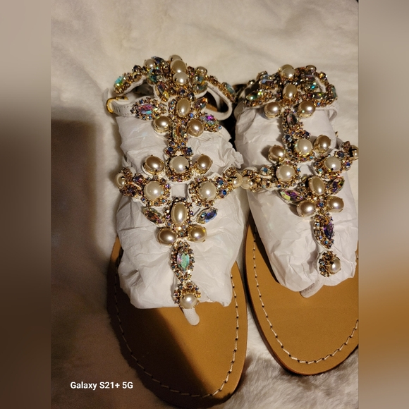 Mystique White Pearl Aurora Gladiator Sandals. Size 9 - Picture 3 of 7